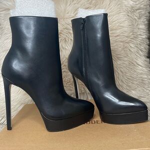 Steve Madden Leather Stiletto